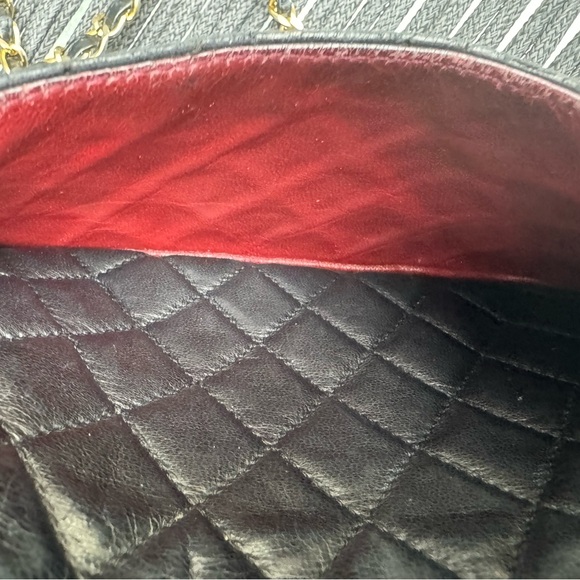 CHANEL Vintage Black Quilted Lambskin Leather Camera Bag -Gold Burgundy Shoulder - Picture 10 of 16